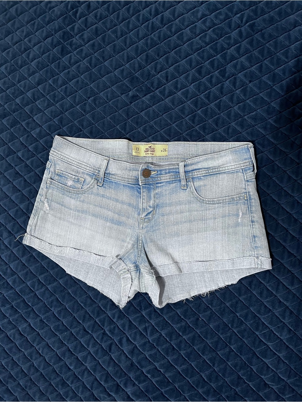Hollister Pale Blue Denim Cuffed Shorts - W31 - Women’s Cute Jorts - Casual Wear